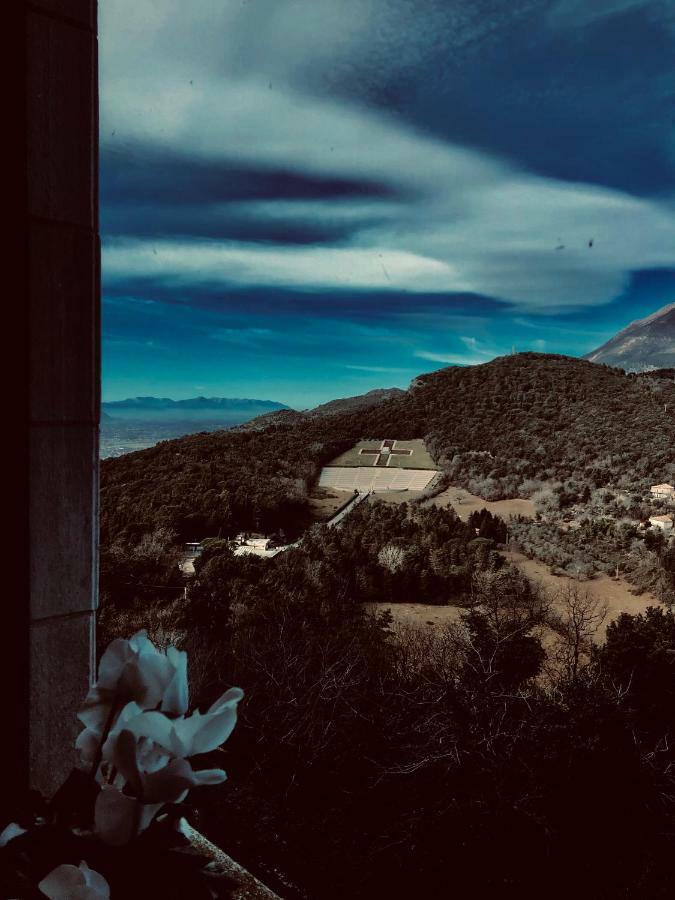A Casa Di Tina Apartment Cassino Bagian luar foto